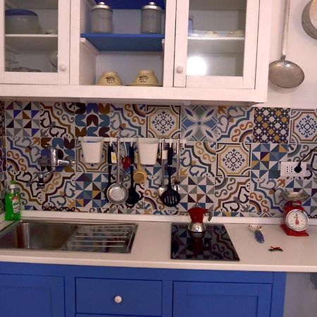 Meme Apartment Бари Екстериор снимка