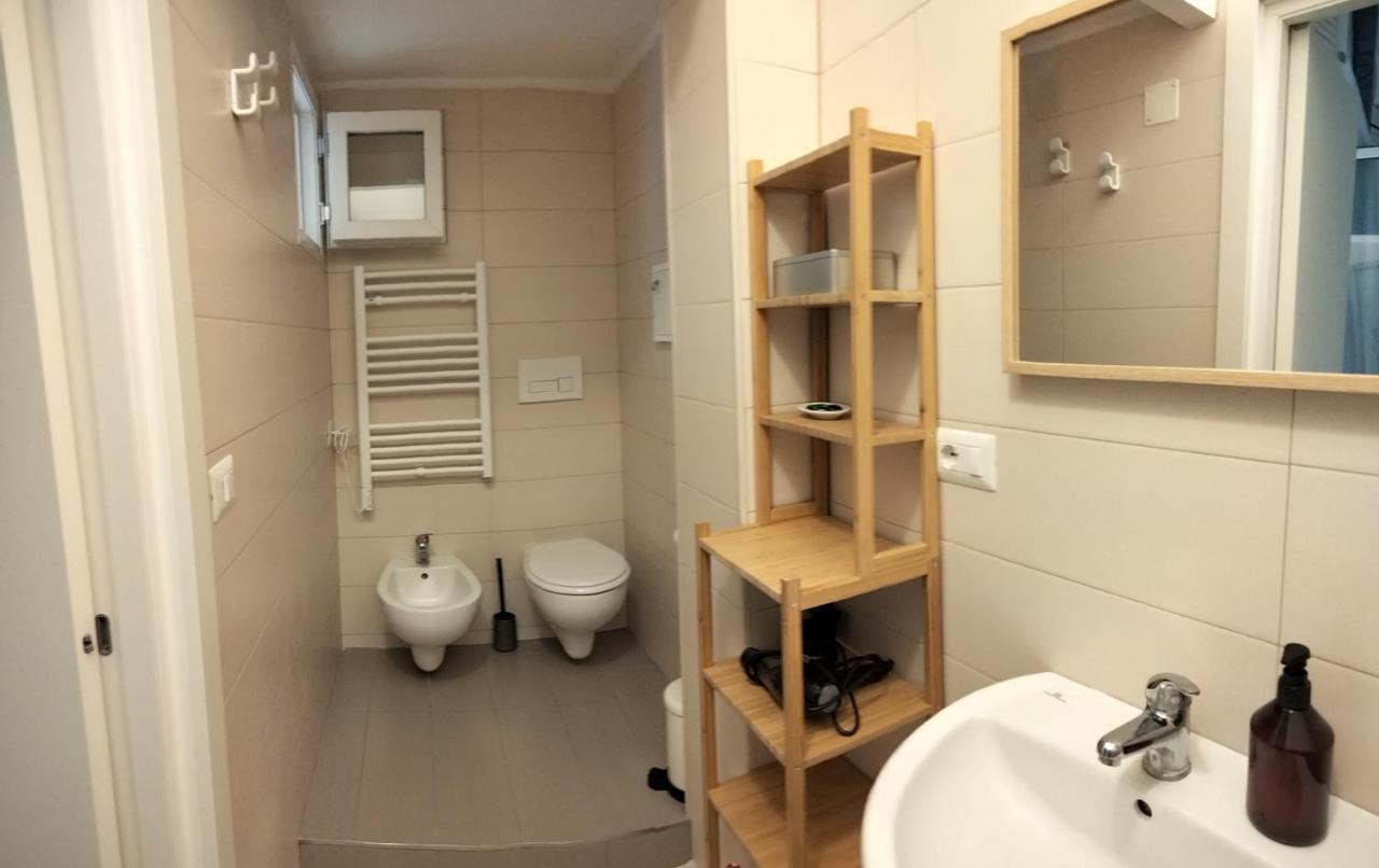 Meme Apartment Бари Екстериор снимка
